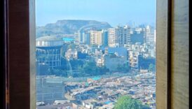 الكشف عن المناطق الحضرية: الكشف عن قصص المدينة من خلال أساليب التصوير الفوتوغرافي في الشوارع