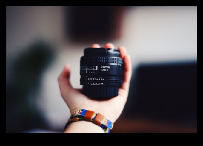 التقط صورًا مثالية: ارفع مستوى أعمالك الفنية باستخدام معدات الكاميرا المتميزة