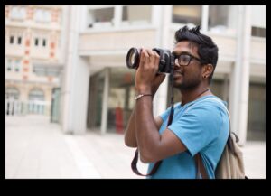 التقط صورًا مثالية: ارفع مستوى أعمالك الفنية باستخدام معدات الكاميرا المتميزة